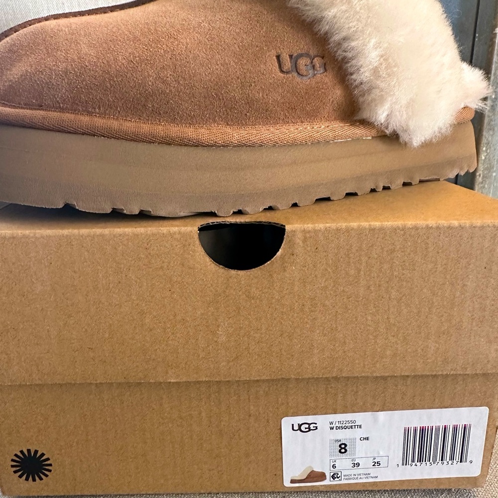 NEW Ugg Disquette Size 8 Chestnut